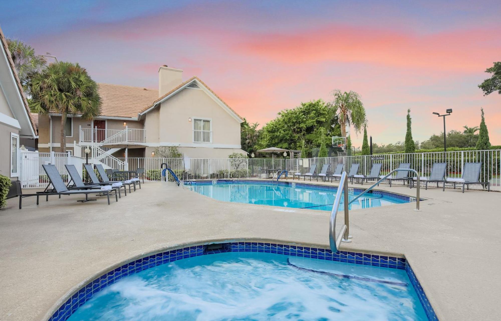 Residence Inn Boca Raton Bagian luar foto