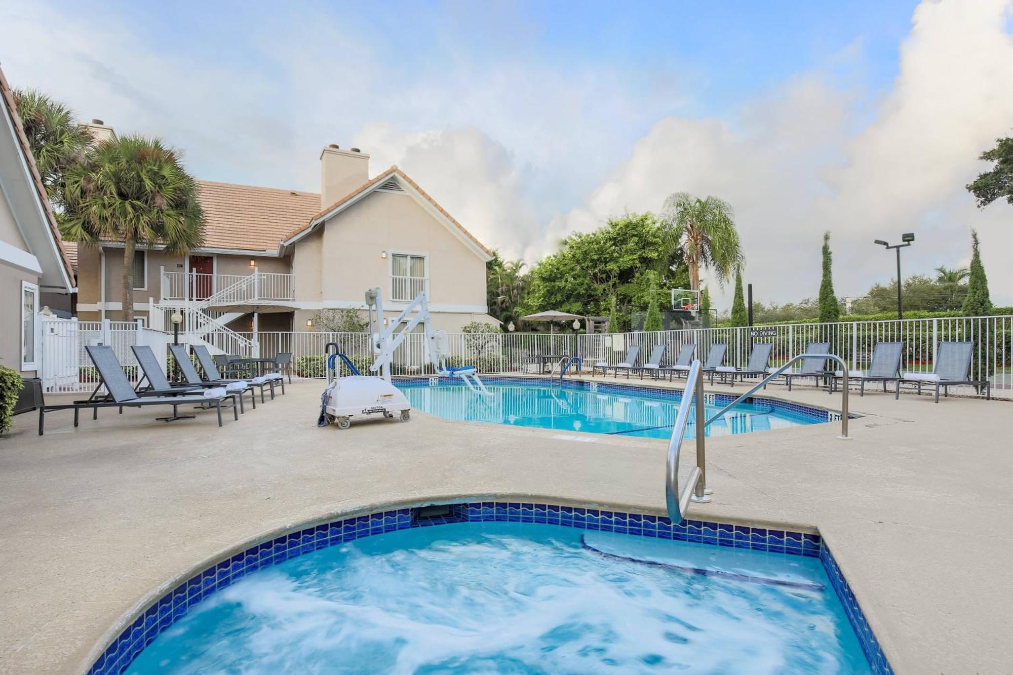 Residence Inn Boca Raton Bagian luar foto